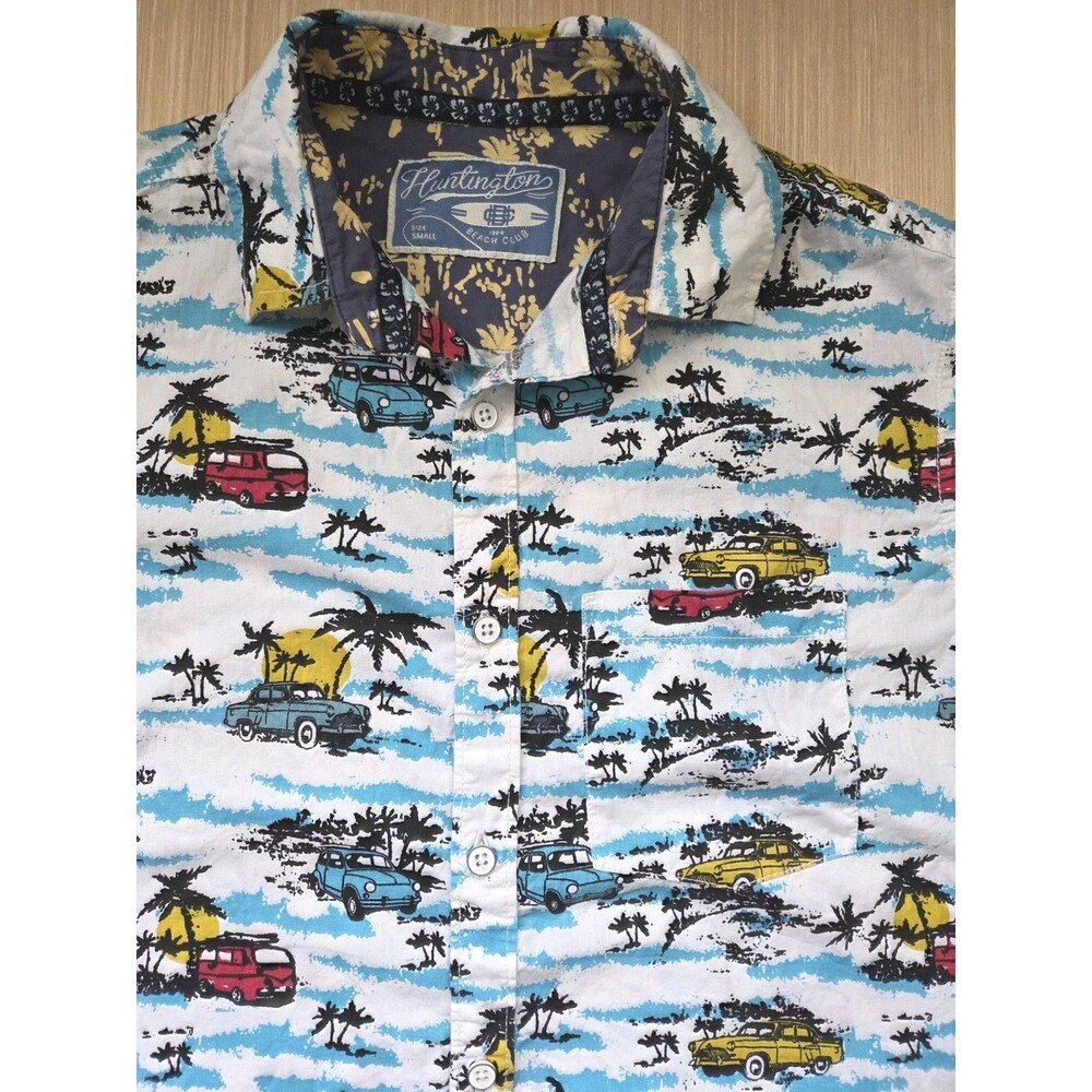 Huntington Men's Small Volkswagon Surfer Print Button Down Hawaiian Shirt Cotton